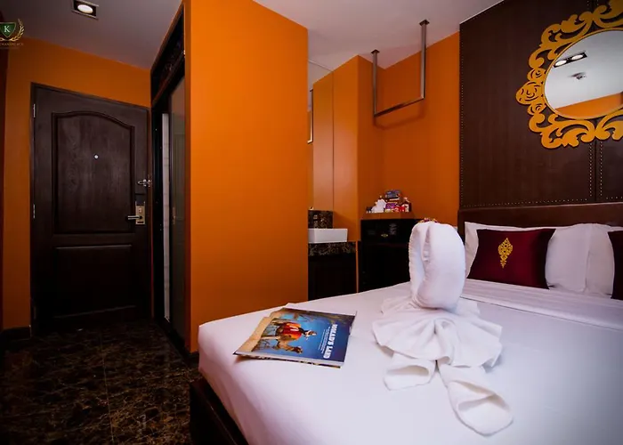 Hotel Rhythm And Rest Quarters At Khaosan Palace Hotel 2*