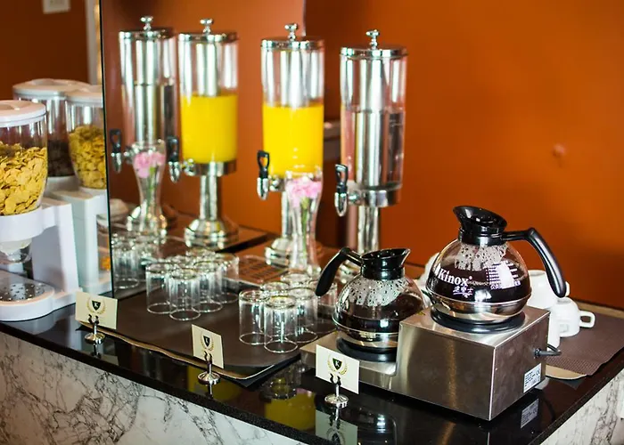 Rhythm And Rest Quarters At Khaosan Palace Hotel Hotel
