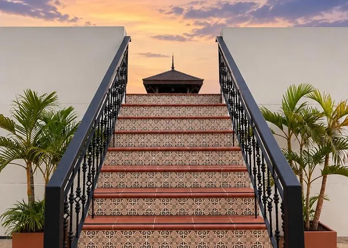 Rhythm And Rest Quarters At Khaosan Palace Hotel Bangkok