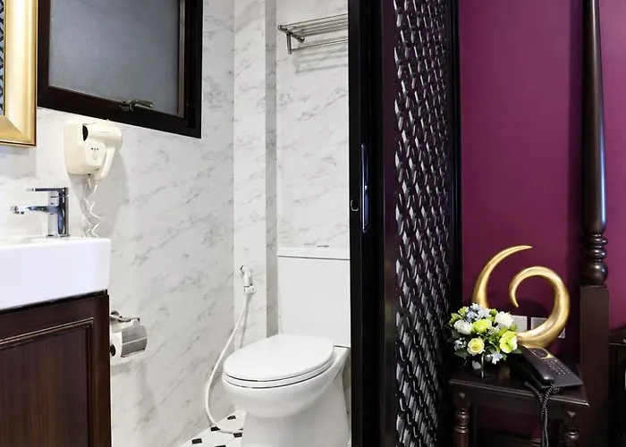 Hotel Rhythm And Rest Quarters At Khaosan Palace Hotel 2*
