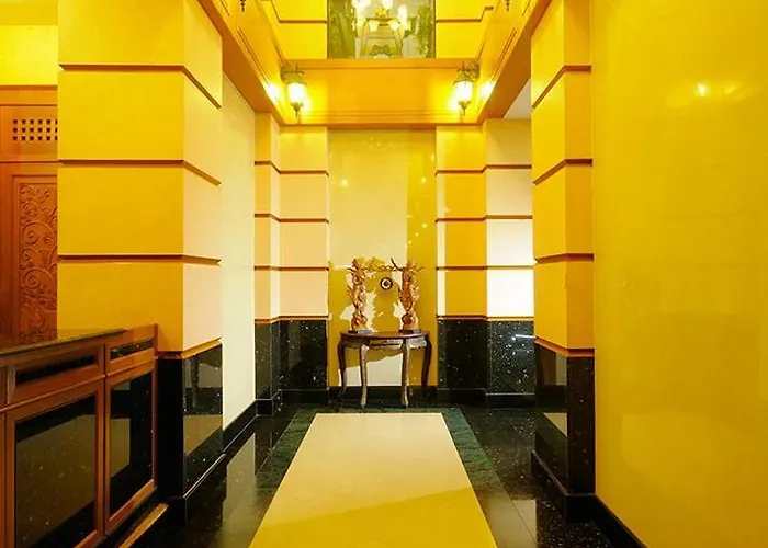 Hotel Rhythm And Rest Quarters At Khaosan Palace Hotel 2*